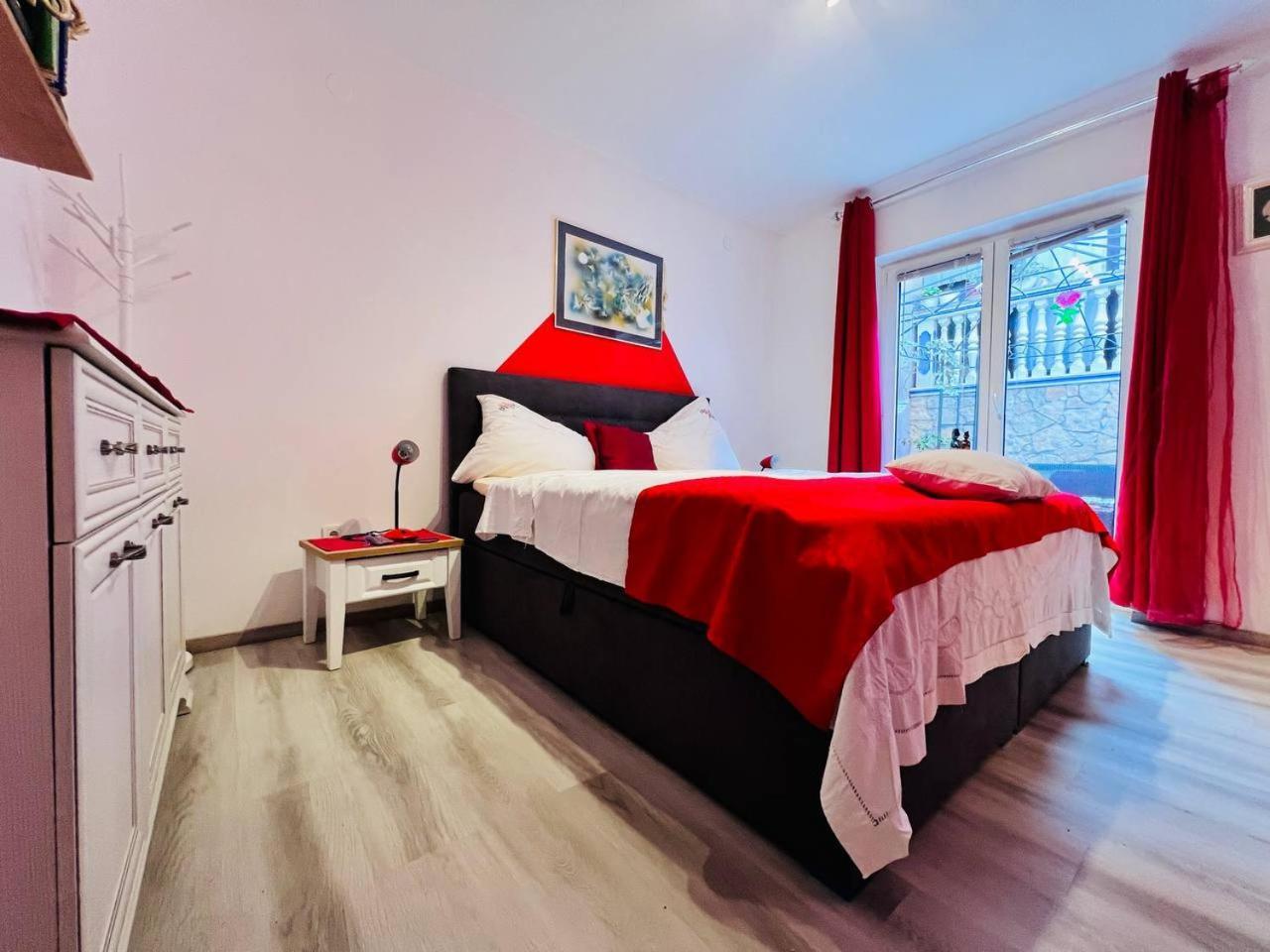 Mira Apartment Pula Exterior photo